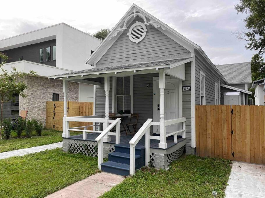 טאמפה Cozy Studio Bungalow Steps To Armature Works מראה חיצוני תמונה