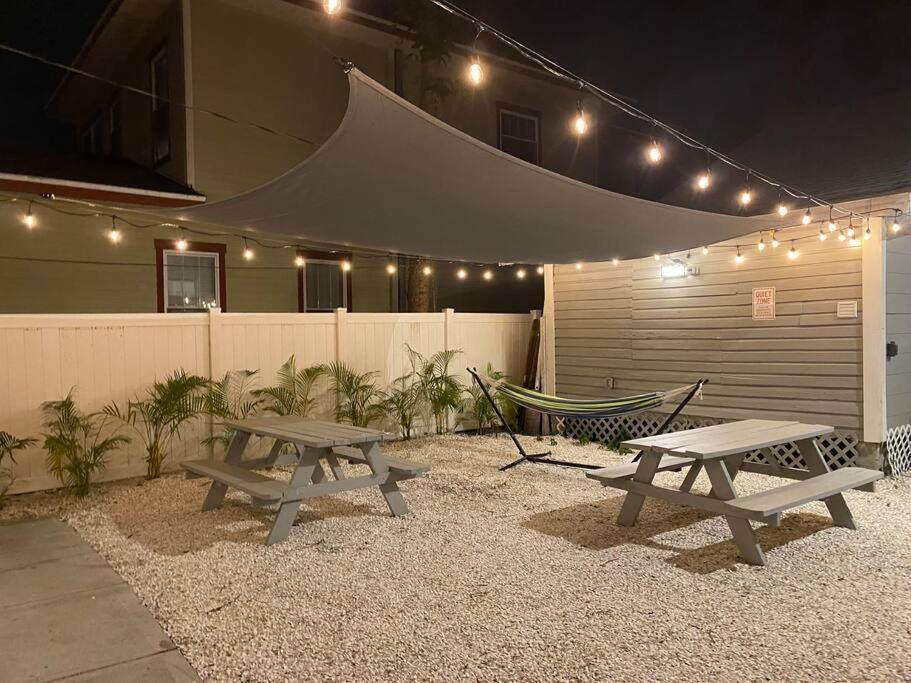 טאמפה Cozy Studio Bungalow Steps To Armature Works מראה חיצוני תמונה